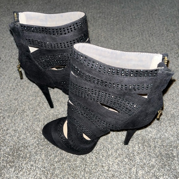 BEBE Sky-High Booties 👠 - Picture 5 of 8